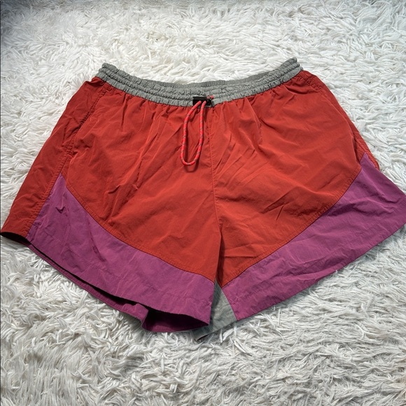 Lululemon Evergreen High-Rise Short 4.5" Pink Punch / Pink Lychee / Raw Linen - Picture 1 of 6